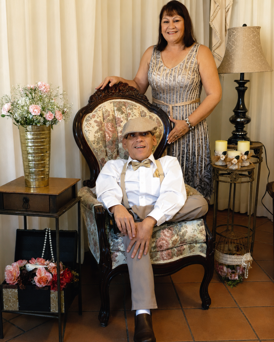 Brian junto a su madre, la Sra. Migdalia González Lugo